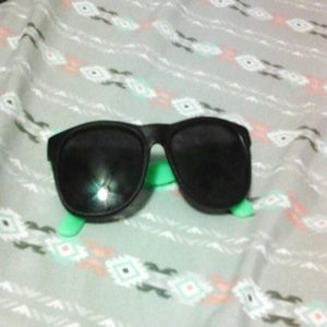 Sun glasses